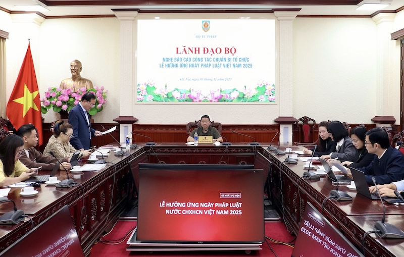 Hoàn thiện công tác chuẩn bị Lễ hưởng ứng Ngày Pháp luật Việt Nam 2025